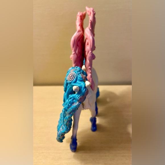 Schleich Bayala, Flower Pegasus Unicorn Toy Figurine with Blossom Mane and Tail - Picture 4 of 6